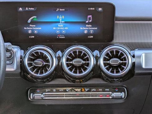 Certified 2022 Mercedes-Benz GLB 250 4MATIC image 16