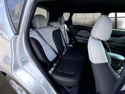 Used 2019 Kia Soul FWD image 28