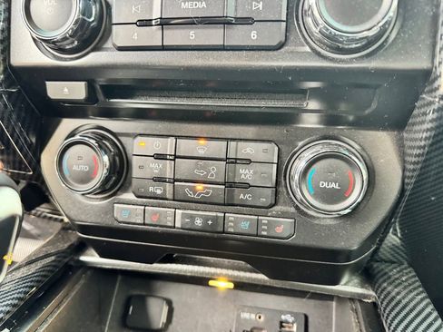 Used 2015 Ford F150 Lariat image 24