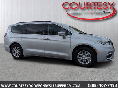 Certified 2022 Chrysler Pacifica Touring-L