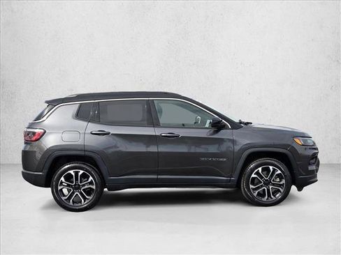 Used 2023 Jeep Compass Limited image 4