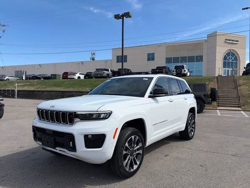 New 2025 Jeep Grand Cherokee Overland w/ Adv Protech Group III image 20