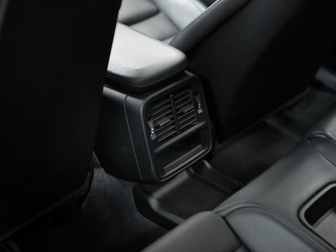 Used 2022 Porsche Taycan 4S image 29