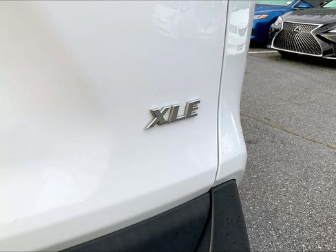 Used 2021 Toyota RAV4 XLE FWD image 10