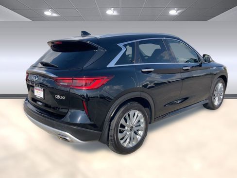 Used 2023 INFINITI QX50 Luxe image 8