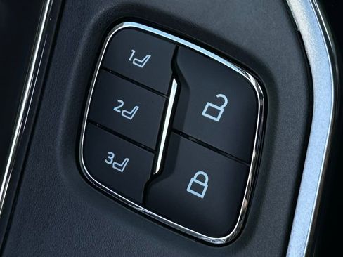 New 2026 Ford F350 Platinum w/ FX4 Off-Road Package image 48