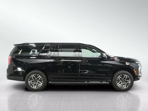 Used 2025 Chevrolet Suburban Z71 AWD/4WD image 7