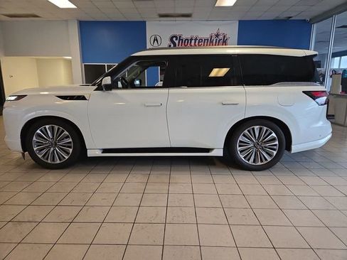 Used 2025 INFINITI QX80 Sensory AWD/4WD image 5