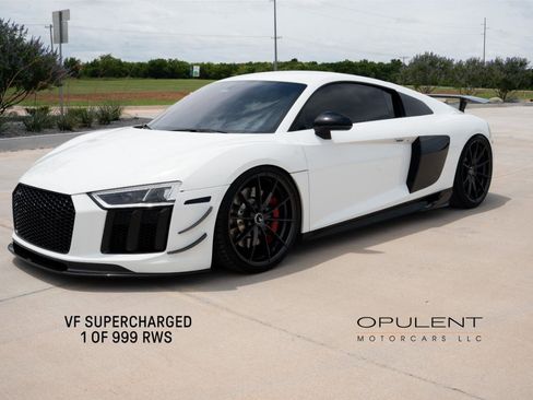 Used 2018 Audi R8 V10 RWD image 1
