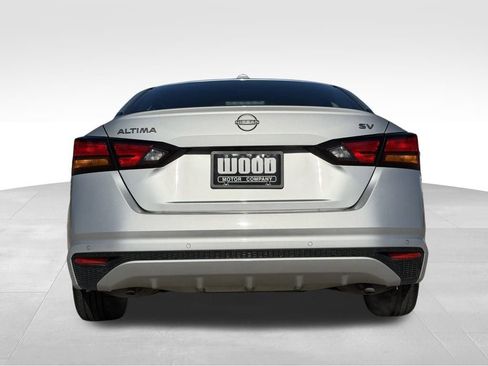 Used 2024 Nissan Altima 2.5 SV image 4