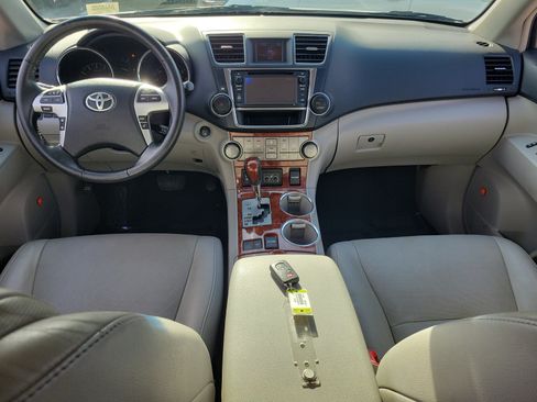 Used 2013 Toyota Highlander Limited FWD image 28