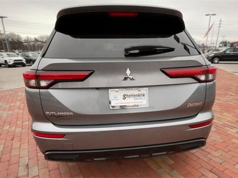 Used 2022 Mitsubishi Outlander SE image 8