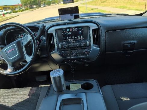 Used 2018 GMC Sierra 2500 SLE w/ SLE Preferred Package AWD/4WD image 11