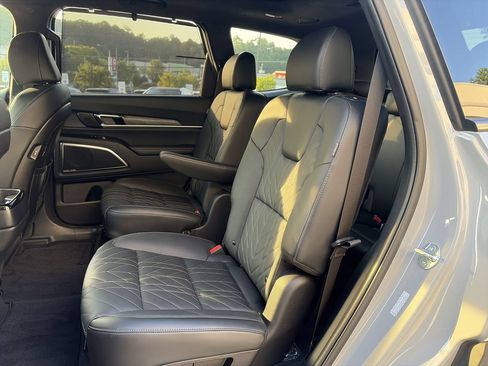 Used 2024 Kia Telluride SX Prestige X-Line AWD/4WD image 32
