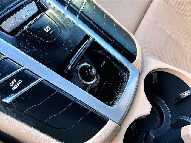 Used 2021 Porsche Macan S AWD/4WD image 23