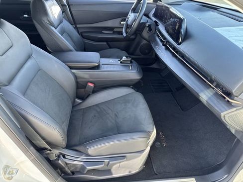 Certified 2023 Nissan Ariya AWD image 24