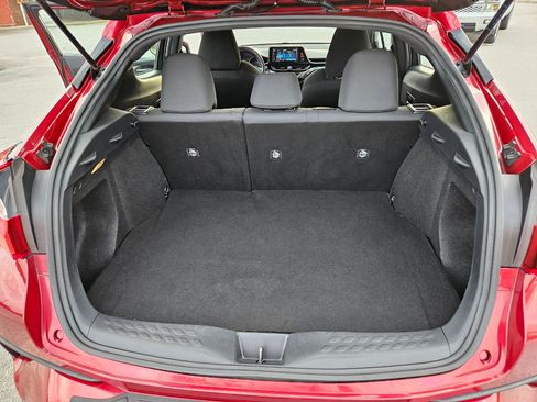 Used 2018 Toyota C-HR XLE image 19