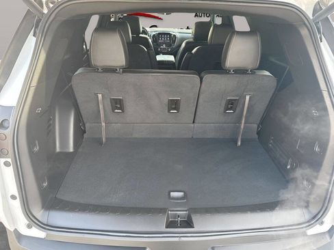 Used 2023 Chevrolet Traverse LT FWD image 35