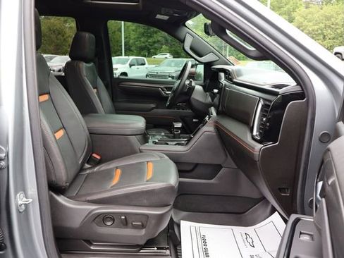 Used 2025 GMC Sierra 1500 AT4 w/ AT4 Premium Package AWD/4WD image 27