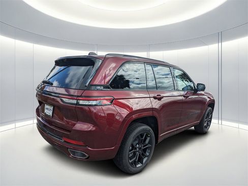 New 2025 Jeep Grand Cherokee Limited 4xe image 4