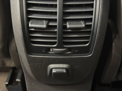 Used 2017 Ford Escape SE image 19