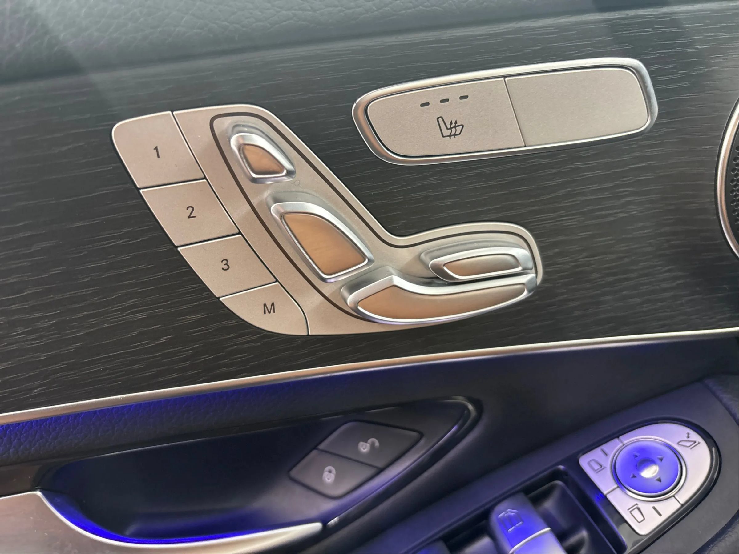 Used 2022 Mercedes-Benz GLC 300 4MATIC image 24