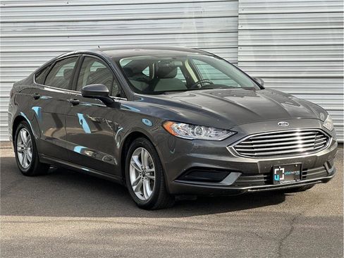 Used 2018 Ford Fusion SE image 8