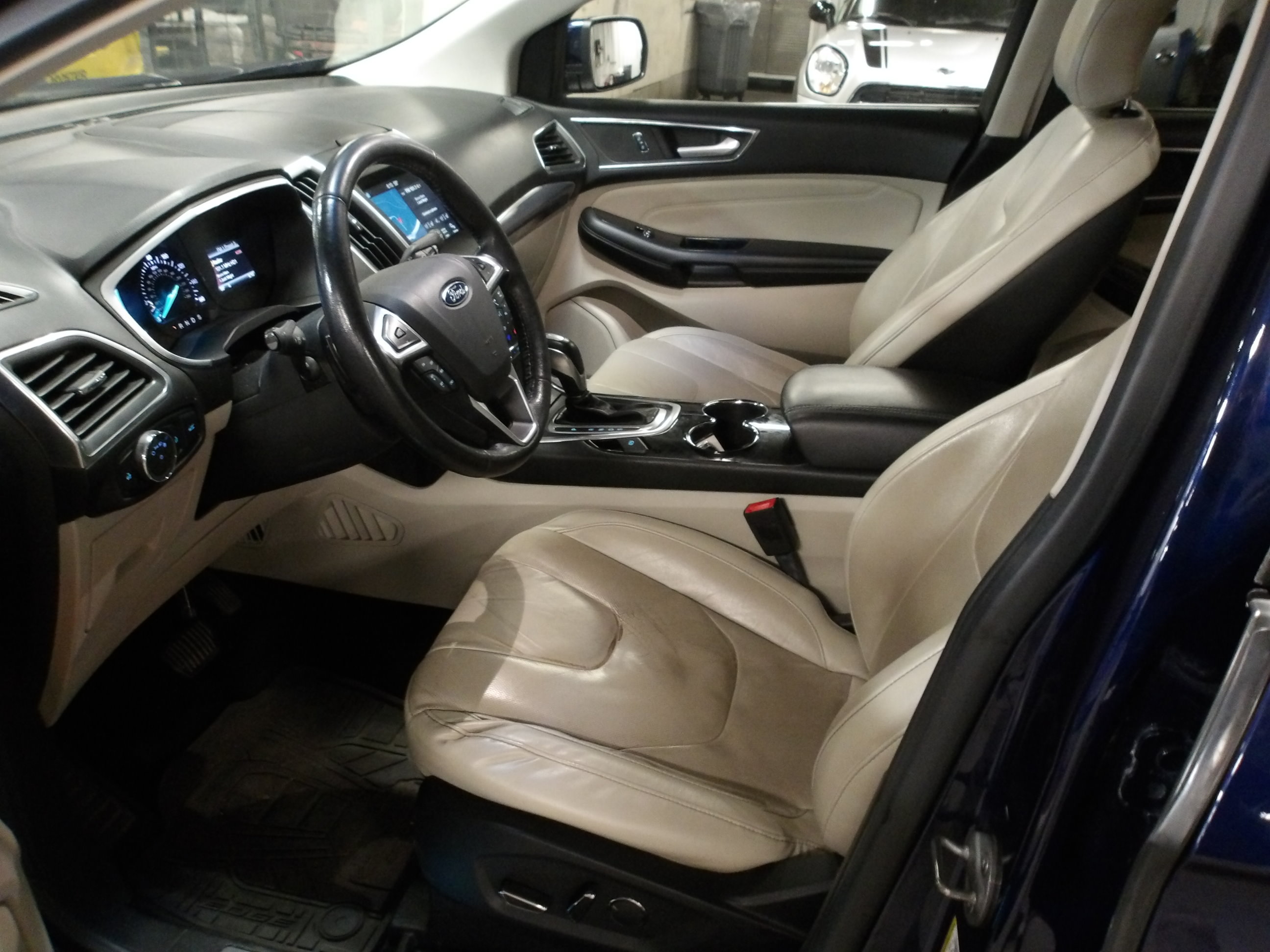 Used 2016 Ford Edge Titanium w/ Equipment Group 302A AWD/4WD image 4