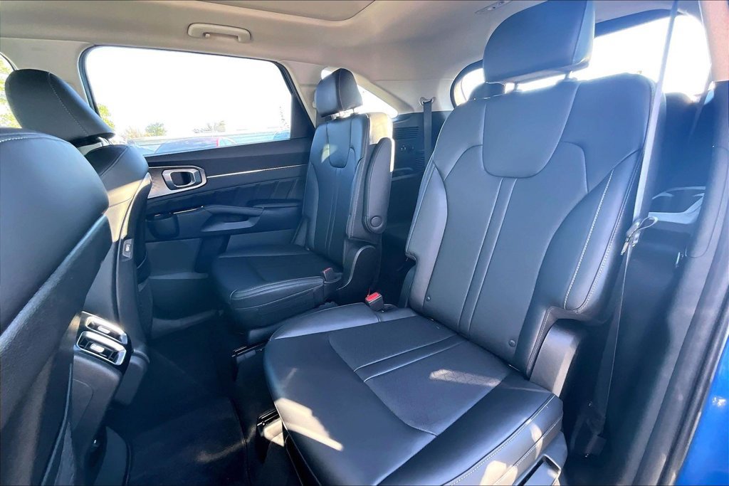 Used 2023 Kia Sorento SX AWD/4WD image 36