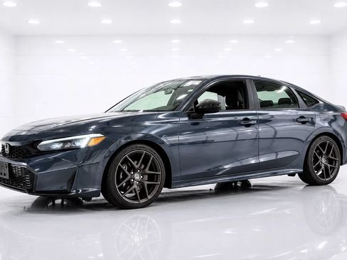 Used 2025 Honda Civic Sport image 2