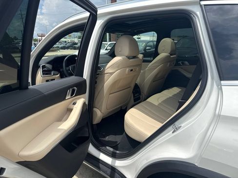 Used 2022 BMW X5 sDrive40i w/ Premium Package RWD image 18