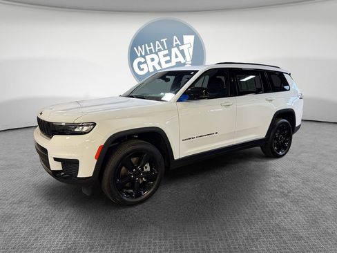 Used 2024 Jeep Grand Cherokee L Altitude AWD/4WD image 8