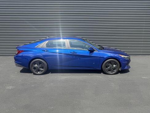 Used 2021 Hyundai Elantra SEL w/ Convenience Package FWD image 8