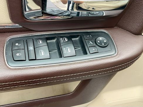 Used 2016 RAM 1500 Laramie w/ Convenience Group image 18