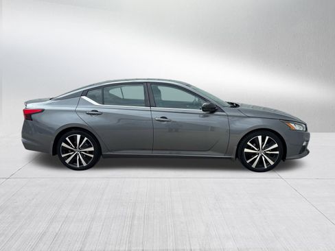 Used 2019 Nissan Altima 2.5 SR w/ SR Premium Package image 2