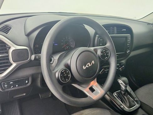 Used 2022 Kia Soul LX w/ Technology Package FWD image 14