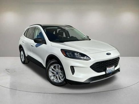 Certified 2022 Ford Escape SE FWD image 1