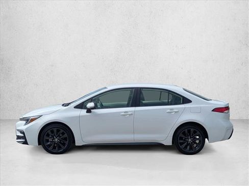 Used 2023 Toyota Corolla SE FWD image 9