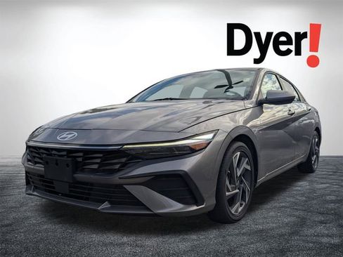 Used 2025 Hyundai Elantra SEL image 6