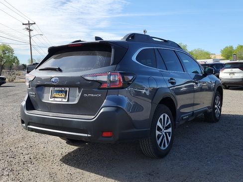 Used 2024 Subaru Outback Premium image 6