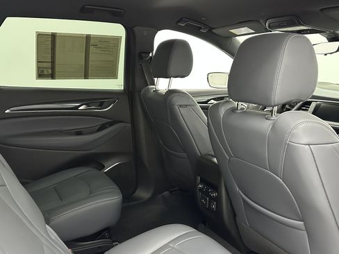 Used 2024 Buick Enclave Premium image 33