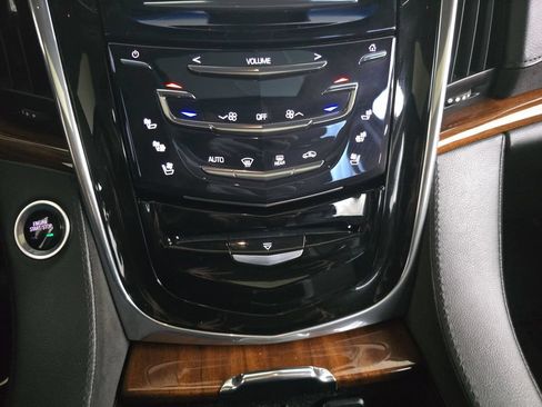 Used 2016 Cadillac Escalade Luxury AWD/4WD image 27