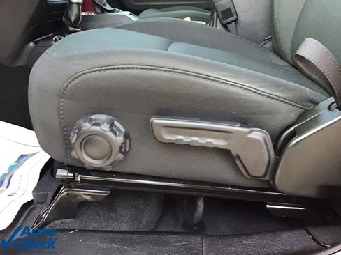 Used 2022 Jeep Wrangler Unlimited Sahara w/ Cold Weather Group image 26