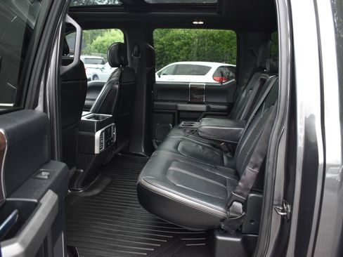 Used 2017 Ford F150 Platinum w/ Equipment Group 701A Luxury AWD/4WD image 10