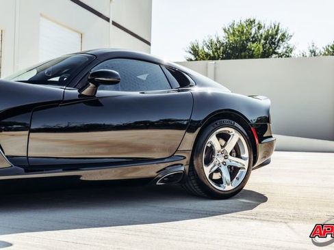 Used 2017 Dodge Viper SRT-10 RWD image 29
