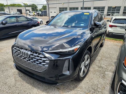Used 2025 Audi Q5 Premium Plus w/ Premium Plus AWD/4WD image 4