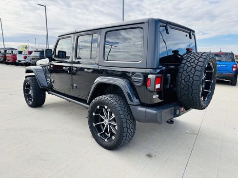 Used 2021 Jeep Wrangler Unlimited Sahara image 30