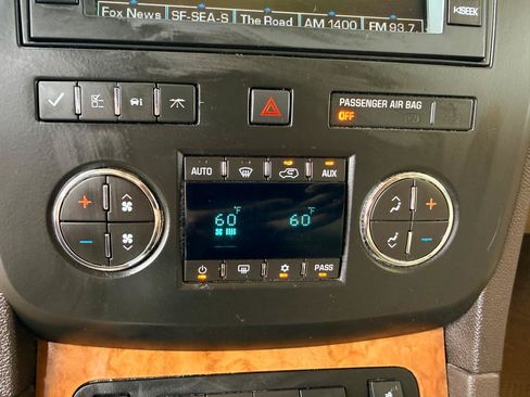 Used 2008 Buick Enclave CXL w/ Entertainment Package #3 FWD image 22