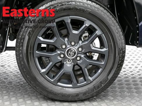 Used 2023 Toyota Tundra Platinum AWD/4WD image 36