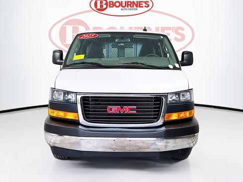 Used 2025 GMC Savana 2500 w/ Driver Convenience Package RWD image 3
